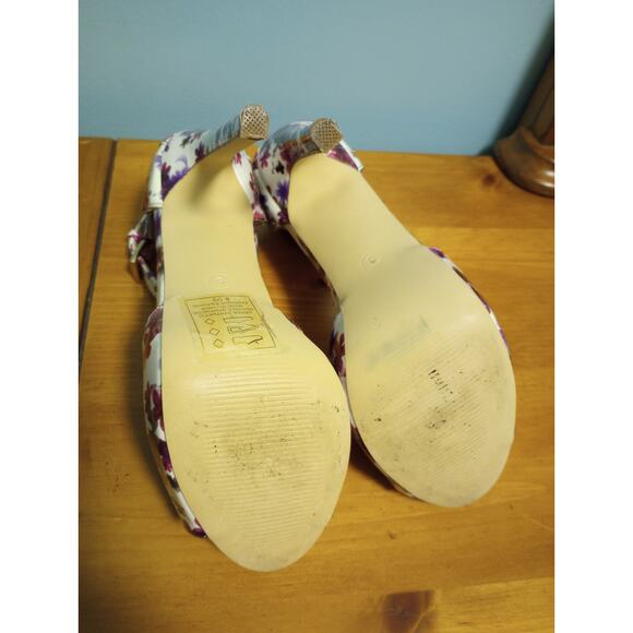 Madison by Shoedazzle Ladies size 6 Floral High Heels Florence - Picture 6 of 7
